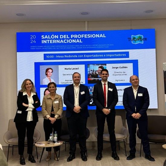 AFORO COMPLETO en el I Salón del Profesional Internacional” de TuComex en Madrid - Mesa Redonda de Exportadores e Importadores