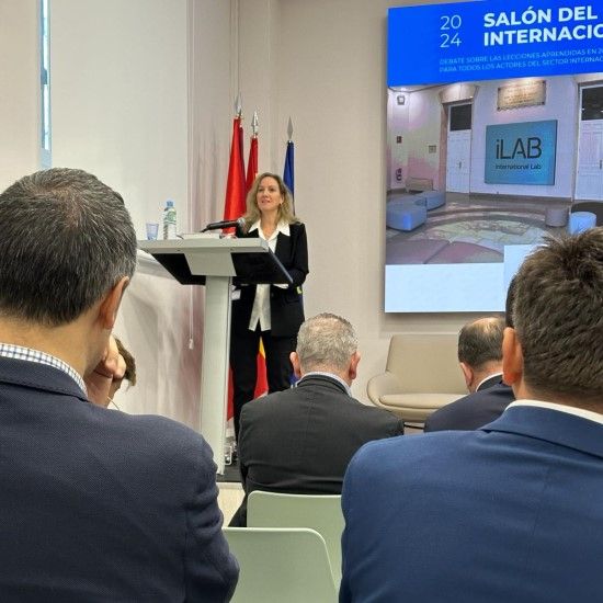 AFORO COMPLETO en el I Salón del Profesional Internacional” de TuComex en Madrid - Presentación